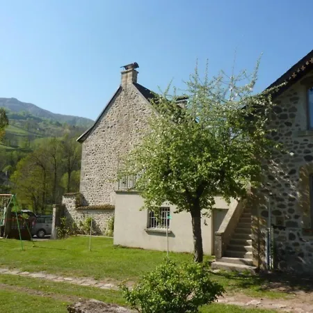 度假居 Maison Renovee, 2 Chambres, Proche Puy Mary, Jardin, Terrasse - Fr-1-742-138 *